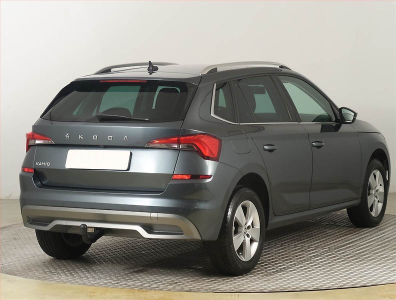 Škoda Kamiq (2021) Ambition Plus 1.0 TSI - fotka 5 z 17