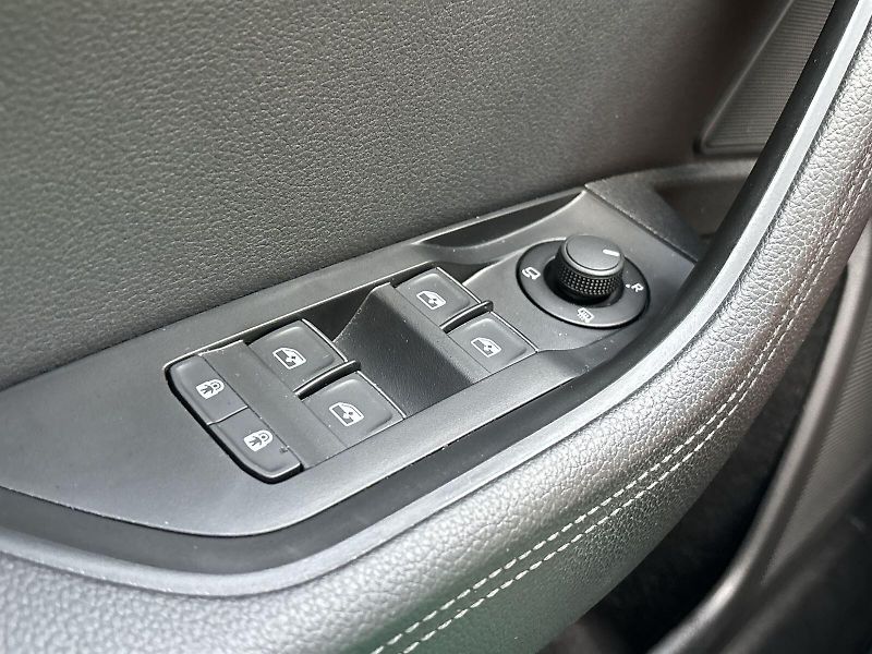 Škoda Superb (2023) Combi 2.0 TDI DSG L&K - fotka 17 z 33