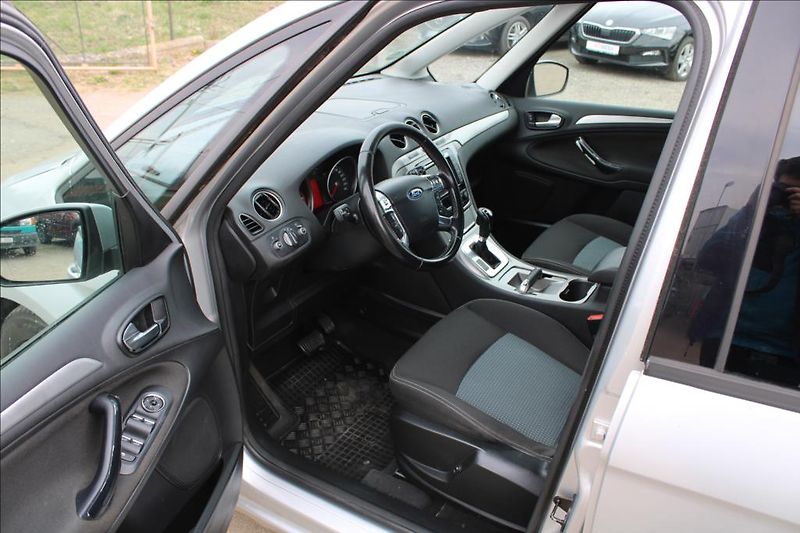 Ford Galaxy 2,0 TDCi  AUTOMAT, 7 - MÍST - fotka 9 z 26