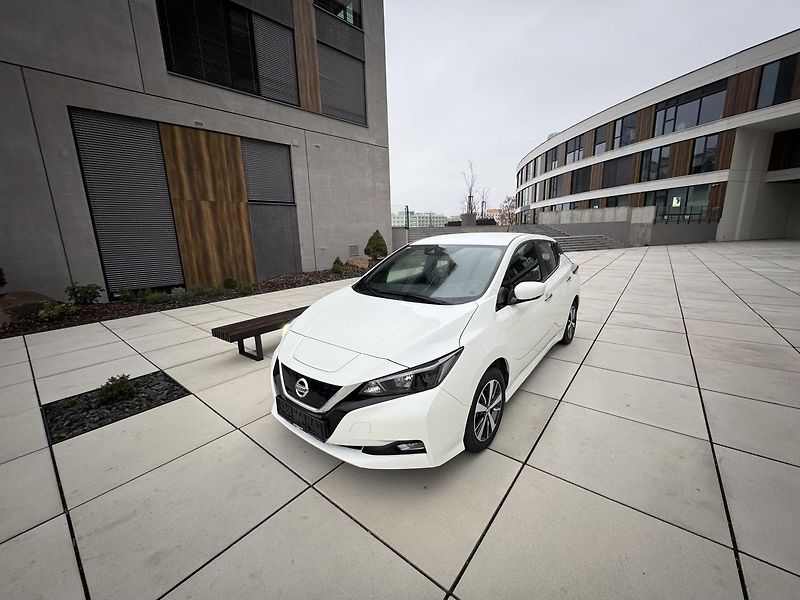 Nissan Leaf (2020) Acenta 110KW 1 MAJITEL KAMERA  - fotka 38 z 40