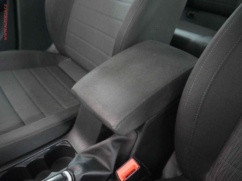 Škoda Octavia (2015) 2.0 TDi, ČR, DSG, AC, park - fotka 19 z 20