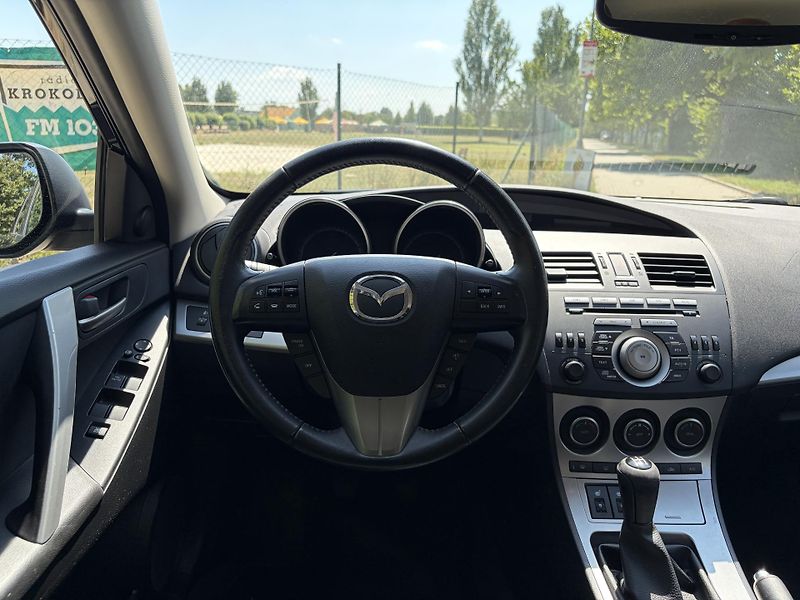 Mazda 3 1.6 90th Anniversary - fotka 20 z 27