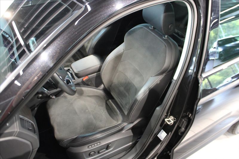 Škoda Kodiaq TDi DSG 4x4 Style ACC/Fullserv - fotka 10 z 33