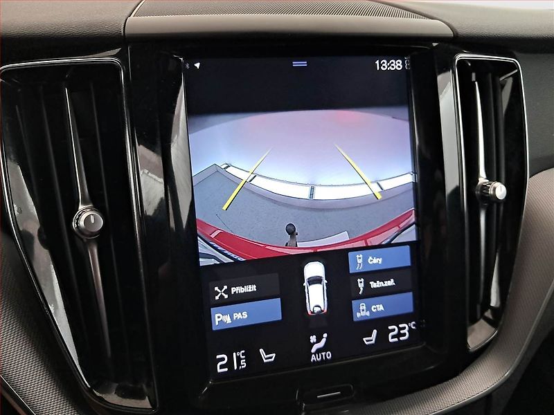 Volvo XC60 (2018) R-Design T5 AWD - fotka 21 z 21
