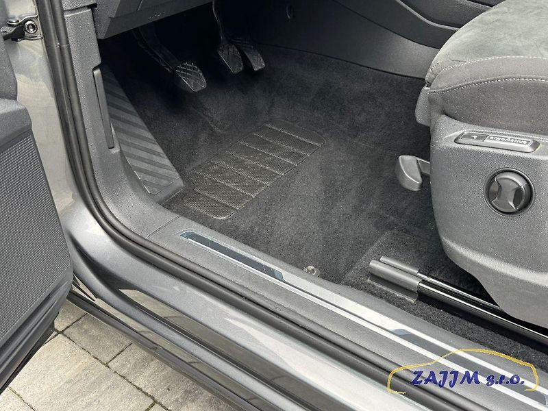 Volkswagen Tiguan 2.0TDI 4x4 + tažné, kamera - fotka 37 z 60