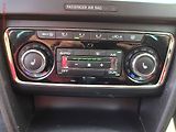 Škoda Superb (2013) 2.0 TDi 4x4, ČR, Bixen, navi - náhled 14