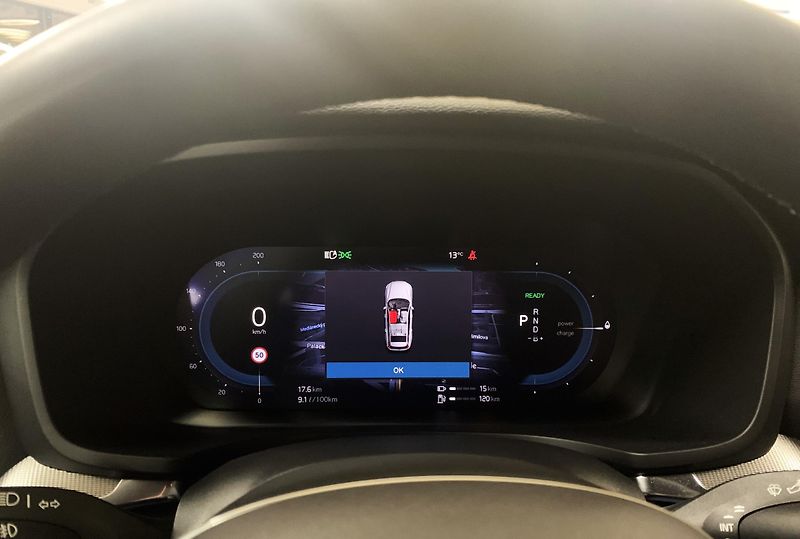 Volvo V60 RECHARGE T6, AWD PLUS DARK ČR - fotka 15 z 42