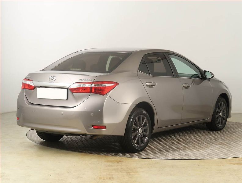Toyota Corolla (2016) 1.6 Valvematic, Automat - fotka 5 z 22