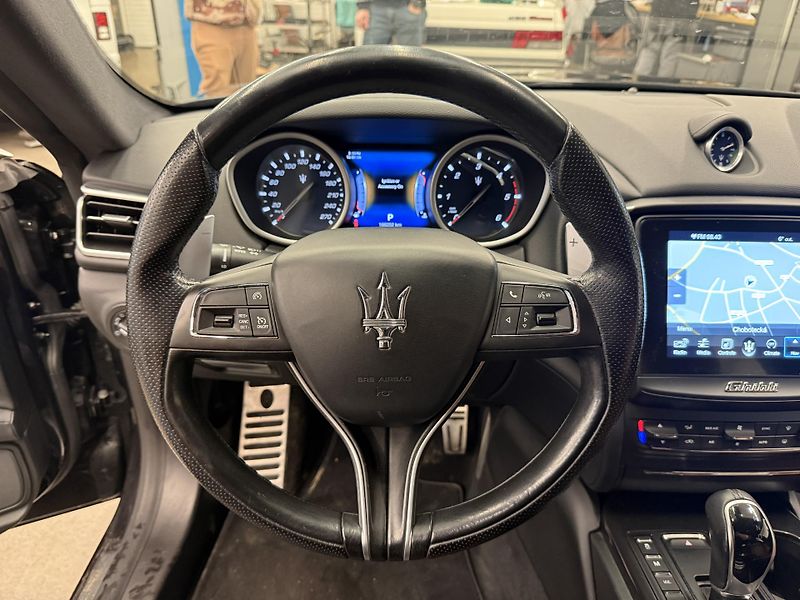 Maserati Ghibli 3.0L 184 kW - fotka 12 z 19