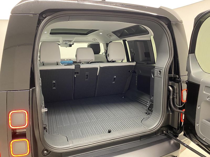 Land Rover Defender (2026) 110 P425 X-DYNAMIC HSE AWD AUT - fotka 5 z 67