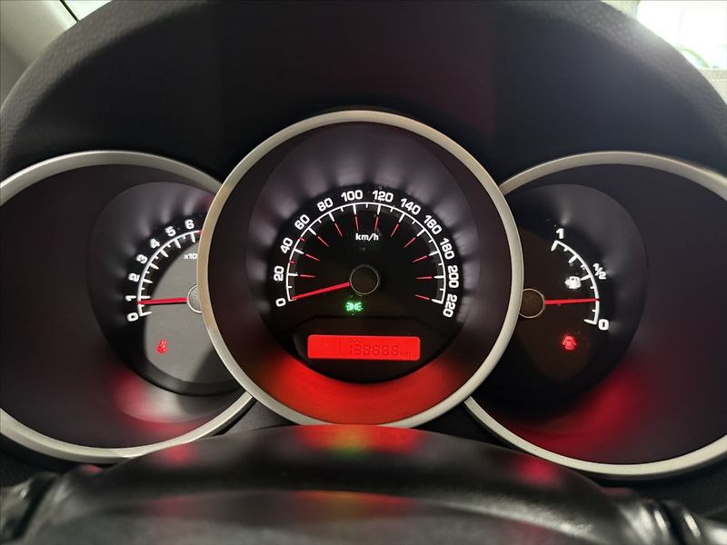 Kia Venga 1,4   i KLIMA NOVÉ ROZVODY - fotka 11 z 30