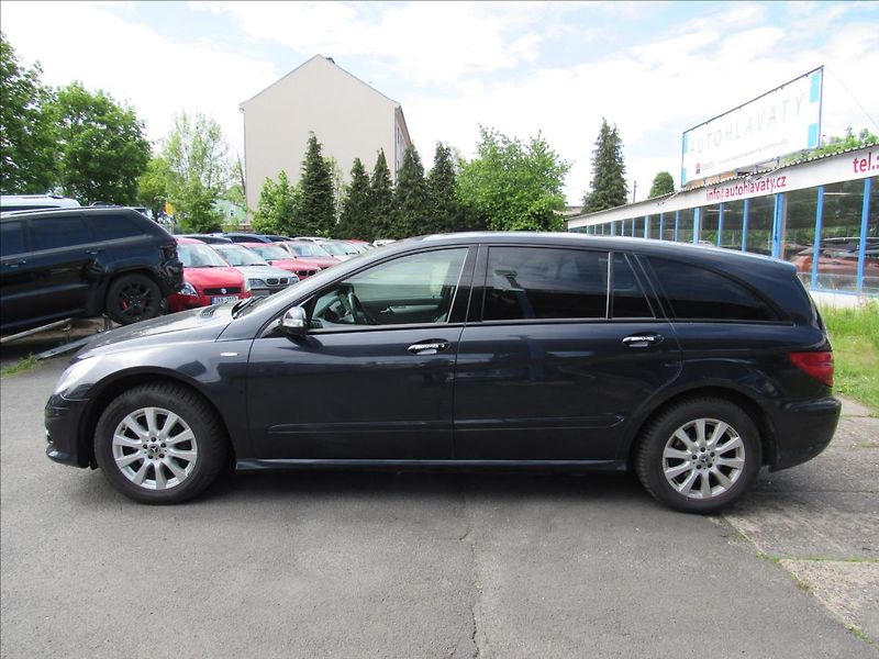 Mercedes-Benz Třídy R 3,0 320 CDI L 4-Matic - fotka 7 z 35