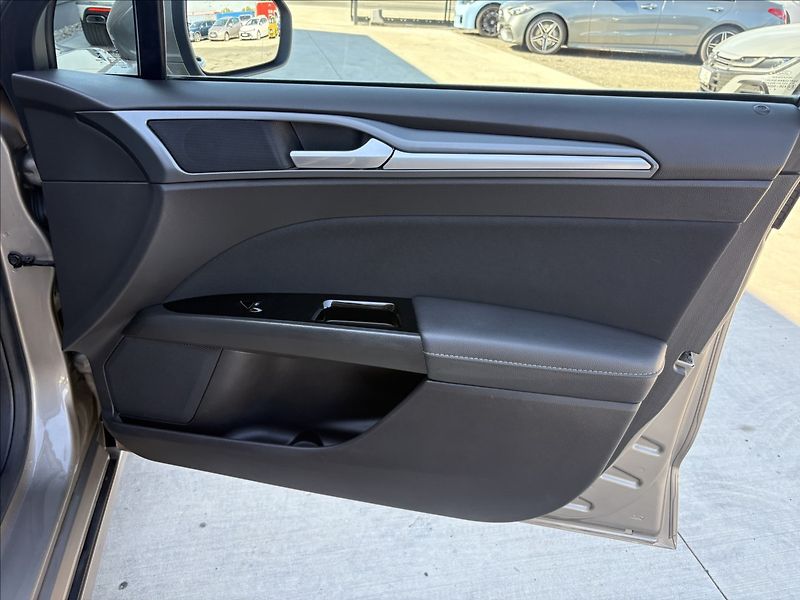 Ford Mondeo 2,0 110 kw ČR 1. maj servis - fotka 23 z 25
