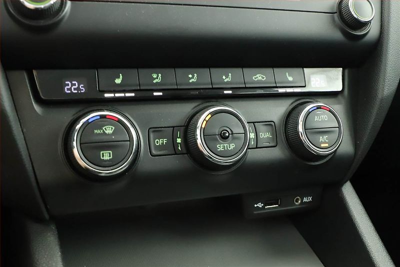 Škoda Octavia (2015) 1.6 TDI, Tempomat - fotka 12 z 16