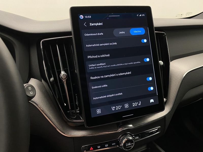 Volvo XC60 T6 AWD RECHARGE BLACK EDITION - fotka 52 z 61