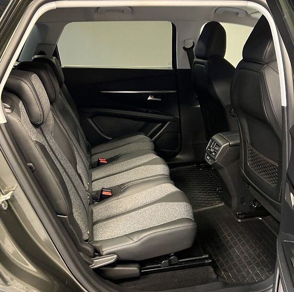 Peugeot 5008 1.5 AT ALLURE BlueHDi 130 S&S - fotka 13 z 19