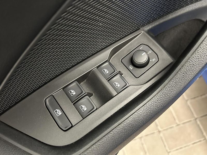 Škoda Octavia 2.0 TDI Ambition - fotka 8 z 25