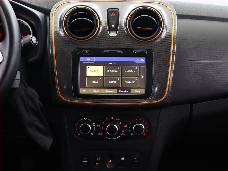Dacia Sandero (2017) Stepway 1.5 dCi, Navi - fotka 10 z 16
