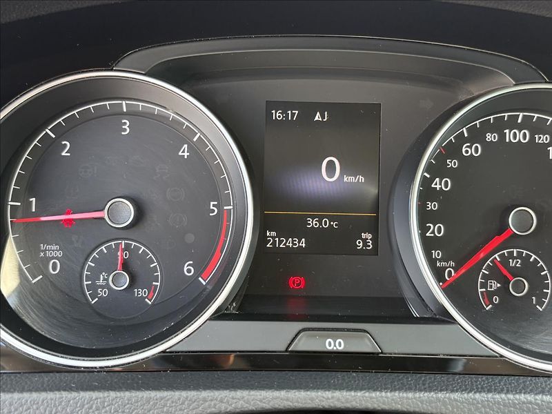 Volkswagen Golf 2,0 TDi 110kW Cup,Navi,Kamera - fotka 22 z 38