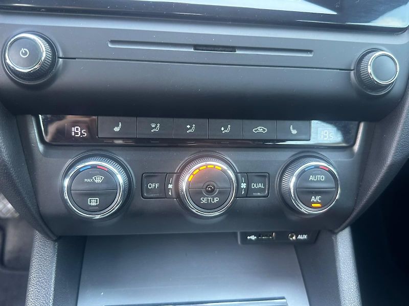Škoda Octavia (2015) 1.6TDi, 77KW, VYHŘ.SED.,TEMP. - fotka 21 z 24
