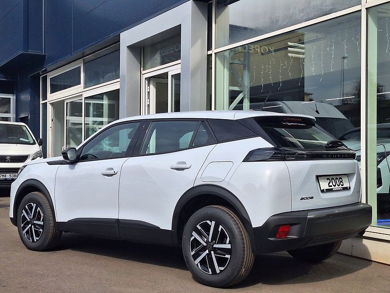 Peugeot 2008 (2026) STYLE 1.2 TURBO 100k MAN6 - fotka 4 z 22