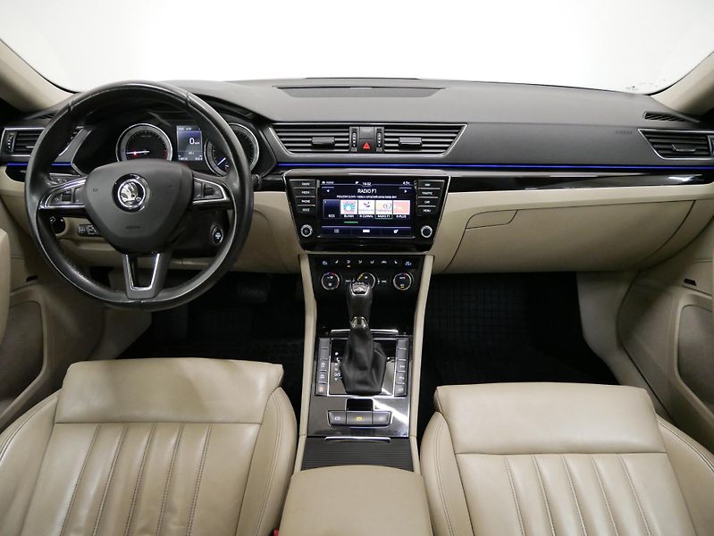 Škoda Superb - fotka 5 z 25