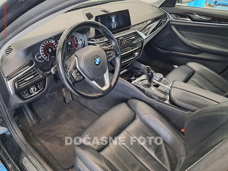 BMW Řada 5 (2017) 3.0D 530d, AT, navi, bixen - fotka 3 z 3