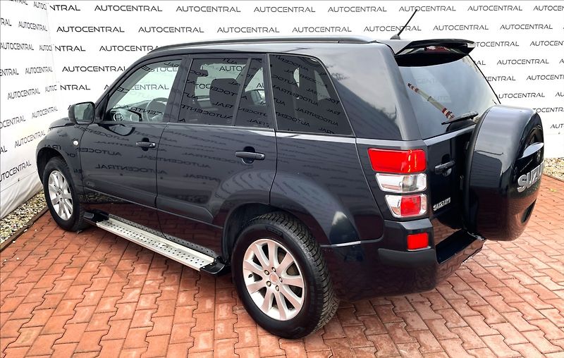 Suzuki Grand Vitara 2,0 i,103kW,4x4 - fotka 6 z 24