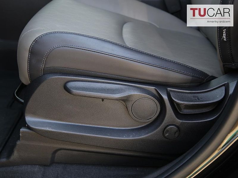 Kia Carnival (2024) 2.2 Diesel Automat 6+3 místa - fotka 32 z 33