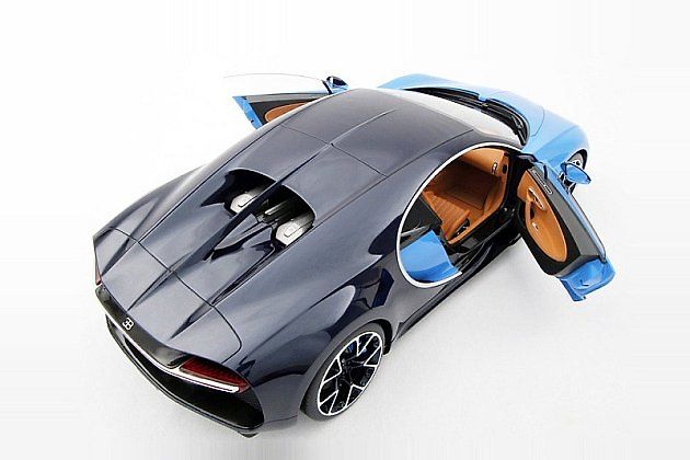 Bugatti Chiron jako model v měřítku 1:8.