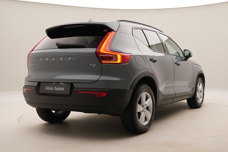 Volvo XC40 T2 KINETIC AUT - fotka 13 z 39