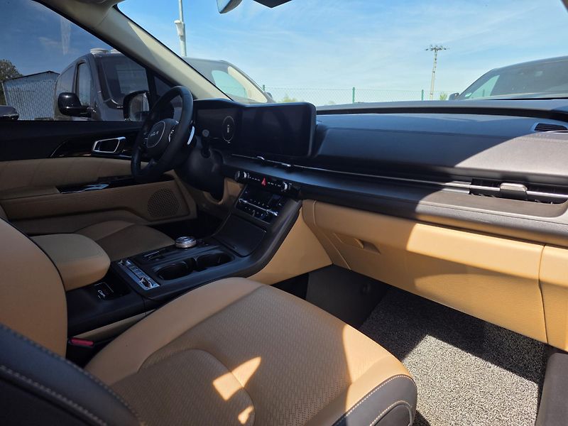 Kia Carnival (2022) 2.2-9MÍST-TOP VÝBAVA.2stř.okno - fotka 4 z 19