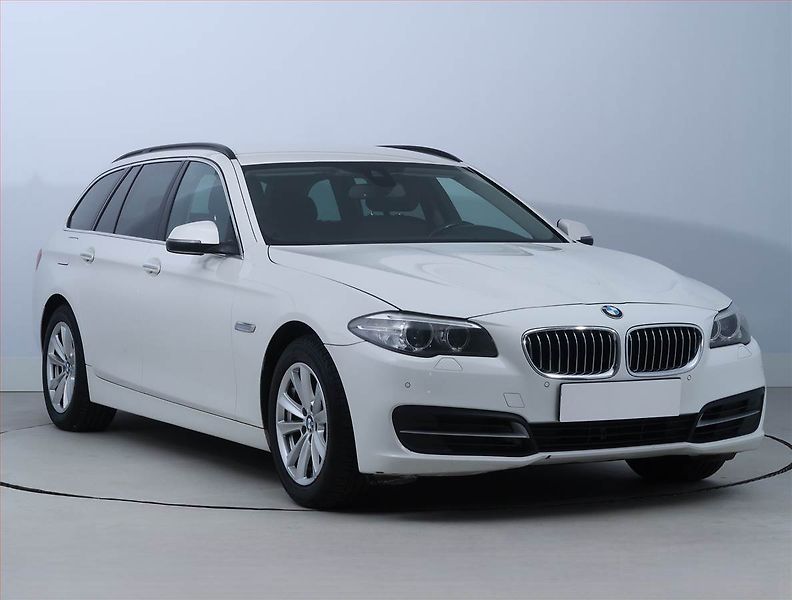 BMW Řada 5 (2015) 518d, Serv.kniha, Navi, Xenony - fotografie inzerátu