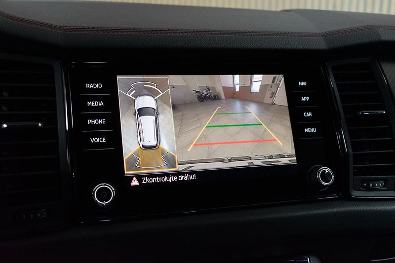 Škoda Kodiaq RS 2.0 TSI 180kW 4x4*DPH*ČR 1M - fotka 32 z 52