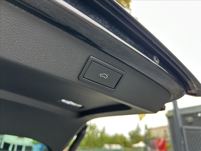 Škoda Superb 2,0 TDi DPH  360° Travel Asist - fotka 39 z 50