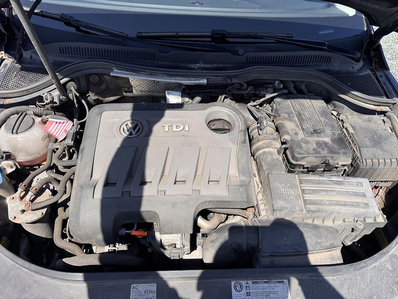 Volkswagen CC 2.0 TDi, 125 kW,1.Majitel,ČR - fotka 4 z 19