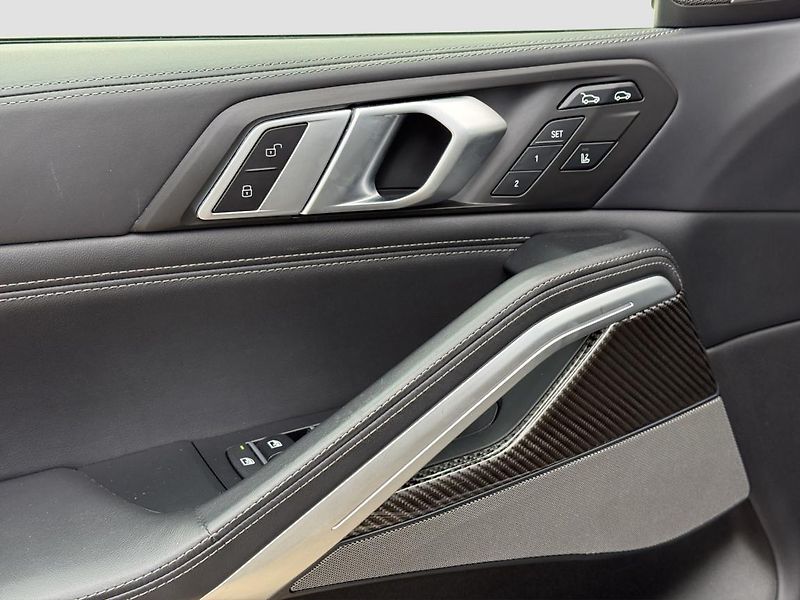 BMW X6 M50i - fotka 7 z 20