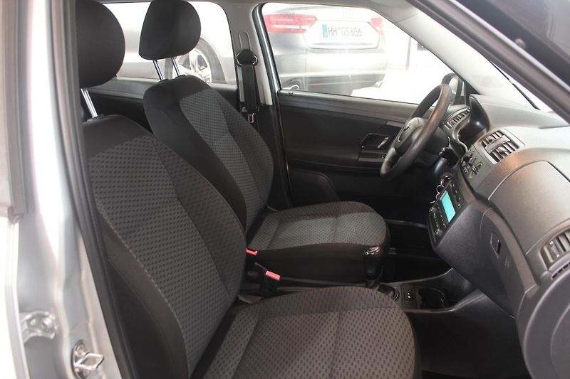 Škoda Fabia (2011) 1.2TSI 63kW Klima  - fotka 20 z 27