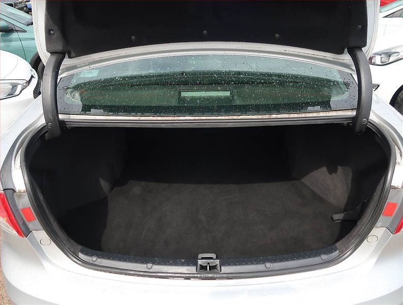 Toyota Avensis (2011) 2.2 D-4D, Automat, Navi - fotka 14 z 25