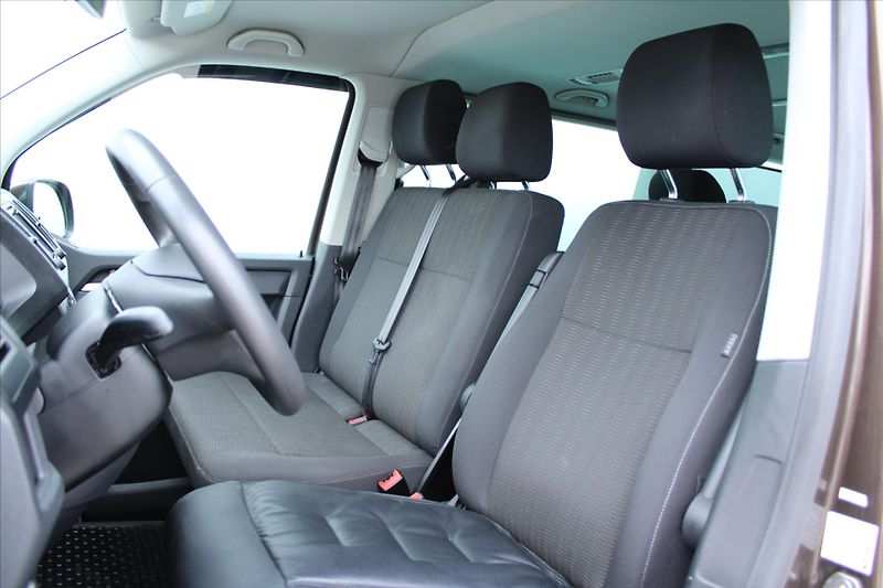Volkswagen Caravelle 2.0 TDI 110kW DSG 9-MÍST - fotka 9 z 21