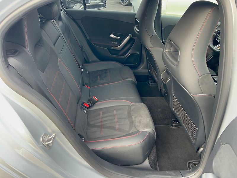 Mercedes-Benz Třídy A A 200d AMG line - fotka 11 z 29