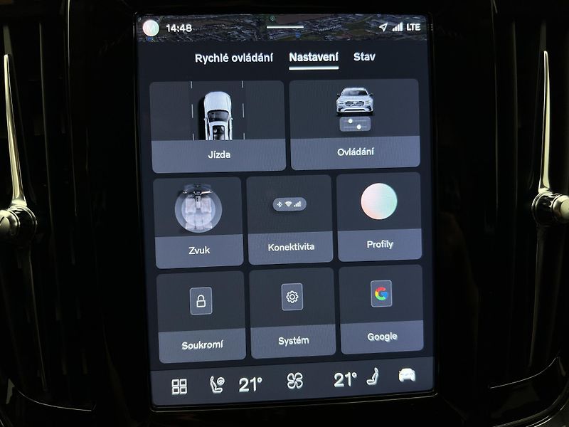 Volvo V90 T6 AWD RECHARGE DARK PLUS - fotka 34 z 46