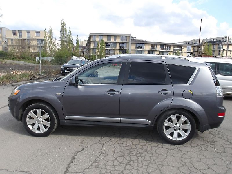 Mitsubishi Outlander 2,3i LPG+BENZIN  AUTOMAT !!! - fotka 3 z 31