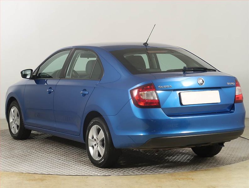 Škoda Rapid (2019) 1.0 TSI, Park. senzory - fotka 4 z 17
