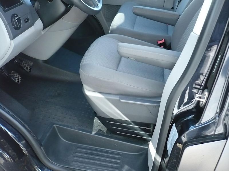 Volkswagen Transporter 2.0TDI DPH 3/9Míst Osobní - fotka 15 z 25