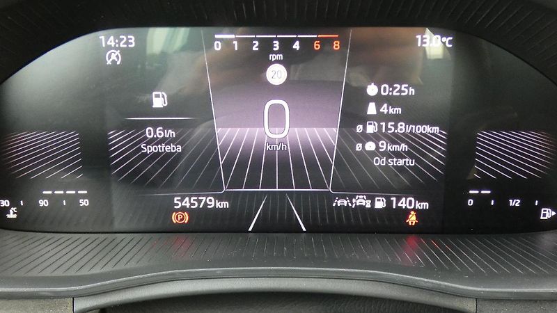 Škoda Scala 1.0 TSI Drive - fotka 13 z 24
