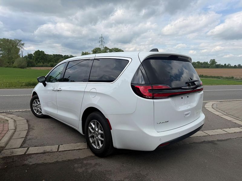 Chrysler Pacifica (2025) Voyager 3,6 RU Radar Nové 2025 - fotka 3 z 20