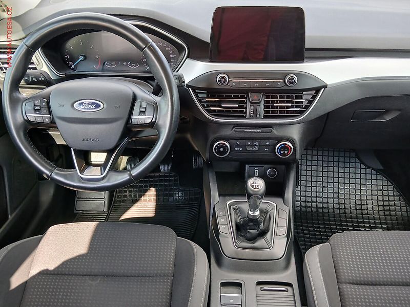 Ford Focus (2019) 1.5 TDCi, AC, temp - fotka 8 z 20