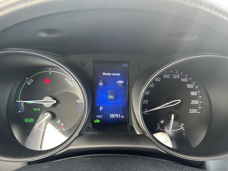 Toyota C-HR (2018) 1.8 VVT-i E-CVT - fotka 11 z 39
