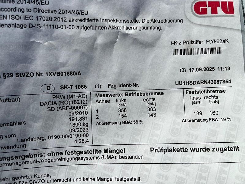 Dacia Duster (2010) 1.6 16 V  4x4 - fotka 15 z 28